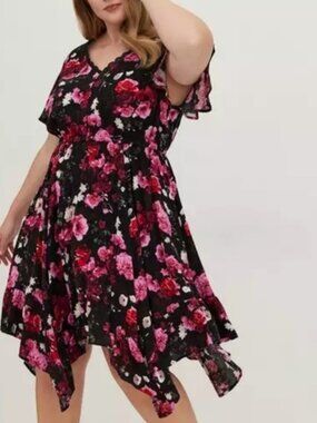 Torrid Black/Pink Floral Asymmetrical Gauze Flutter Sleeve V-Neck Dress 5/5X